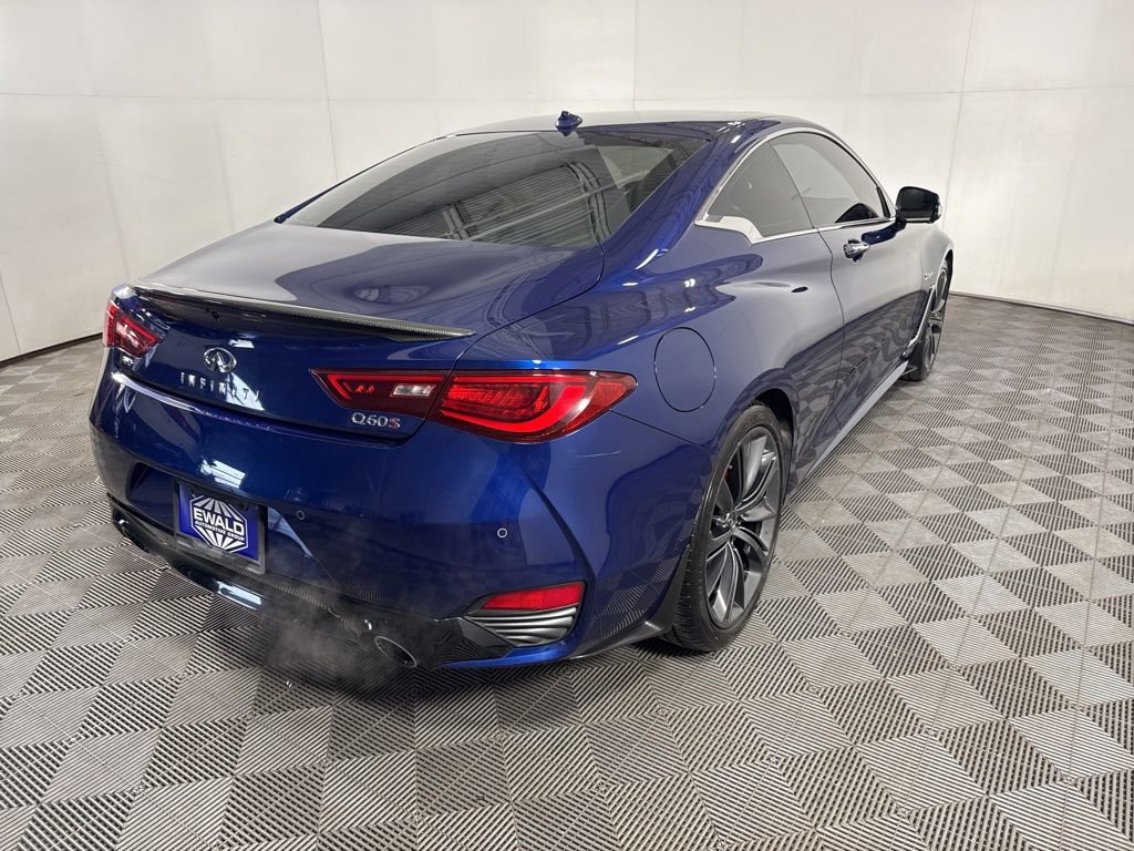 Used 2018 INFINITI Q60 Red Sport 400 w/ Sensory Package 3.0T Sport AWD/4WD image 11