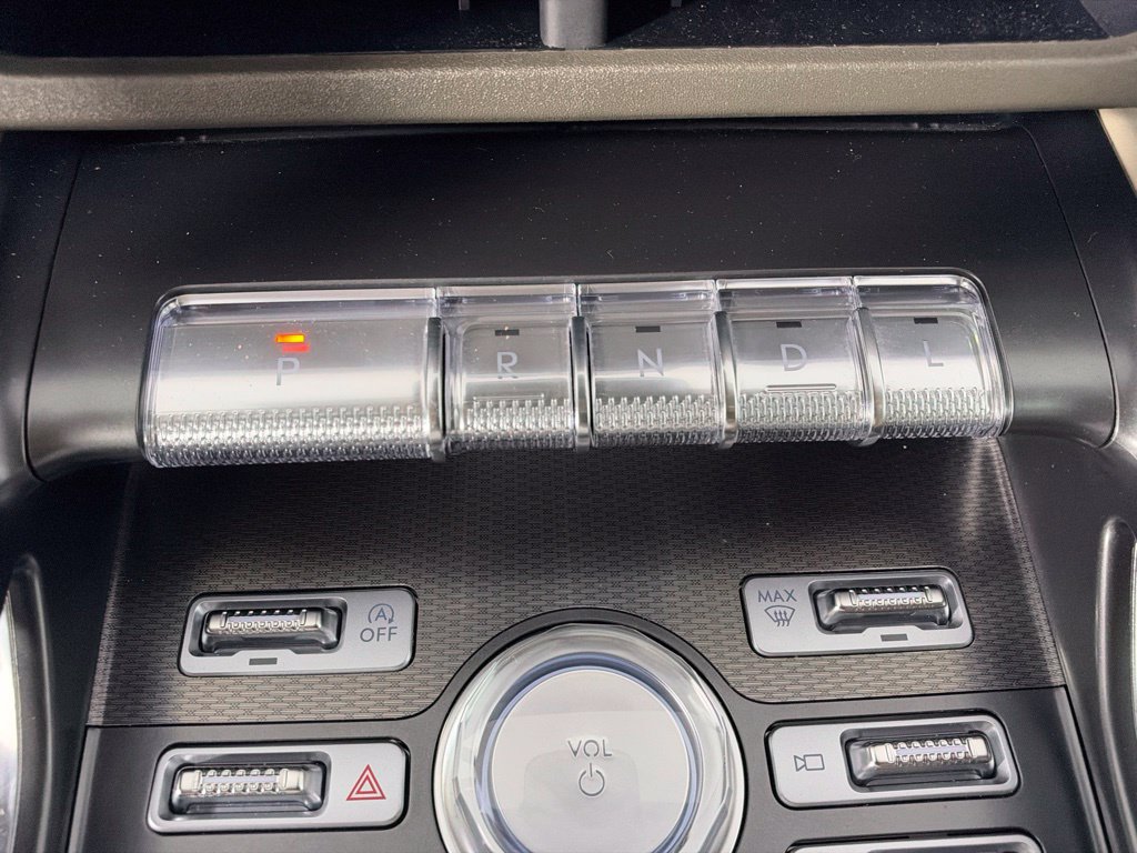 Used 2025 Lincoln Nautilus Premier AWD/4WD image 19