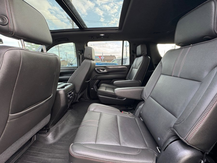 Used 2021 Chevrolet Suburban RST w/ Luxury Package image 24