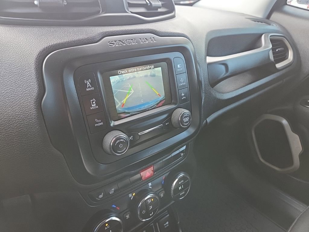 Used 2017 Jeep Renegade Latitude w/ Popular Equipment Group image 29