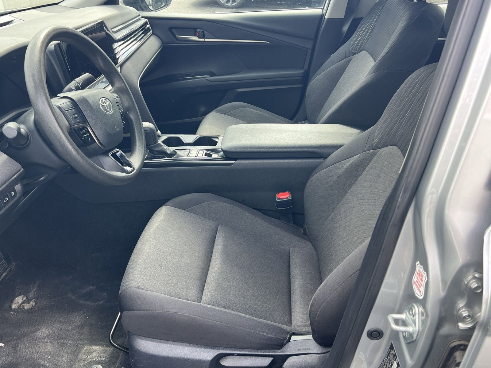 Used 2025 Toyota Camry LE image 11