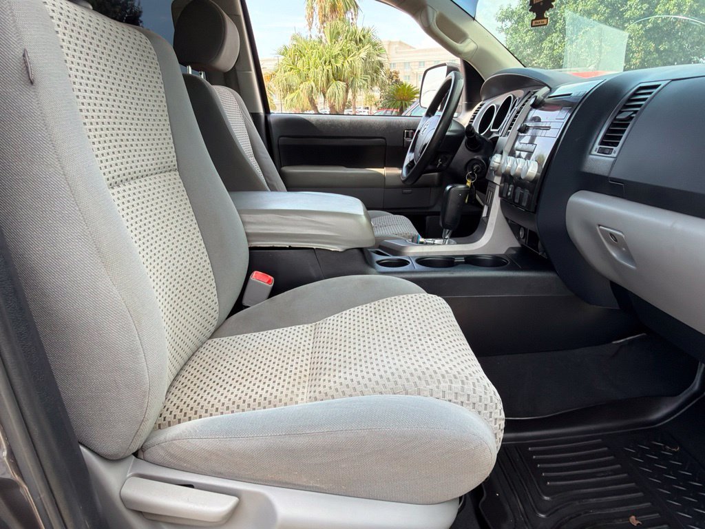 Used 2013 Toyota Tundra 4x4 CrewMax w/ Tow Pkg image 13