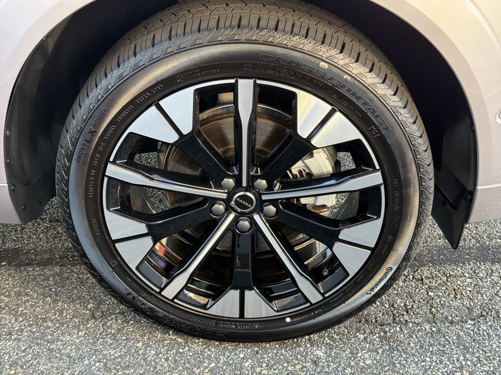 New 2026 Volvo XC60 B5 Plus w/ Climate Package AWD/4WD image 13