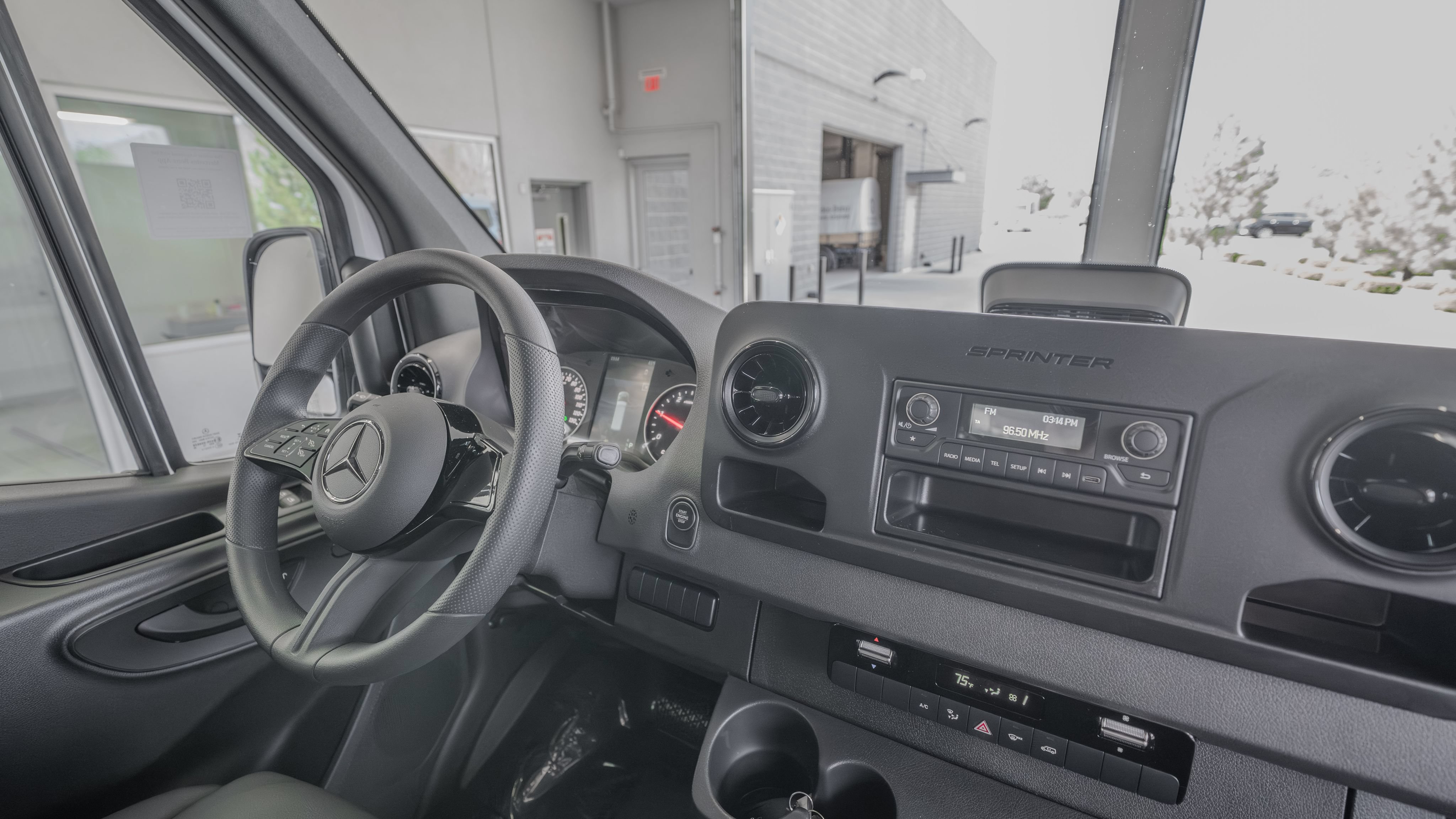Used 2025 Mercedes-Benz Sprinter 2500 image 19