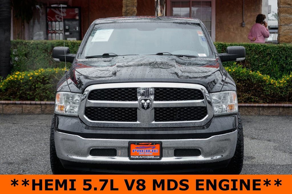 Used 2020 RAM 1500 Classic SLT w/ Luxury Group image 3