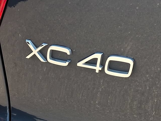 Used 2022 Volvo XC40 T5 R-Design AWD/4WD image 27