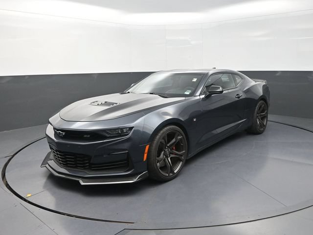 Used 2020 Chevrolet Camaro SS RWD image 3