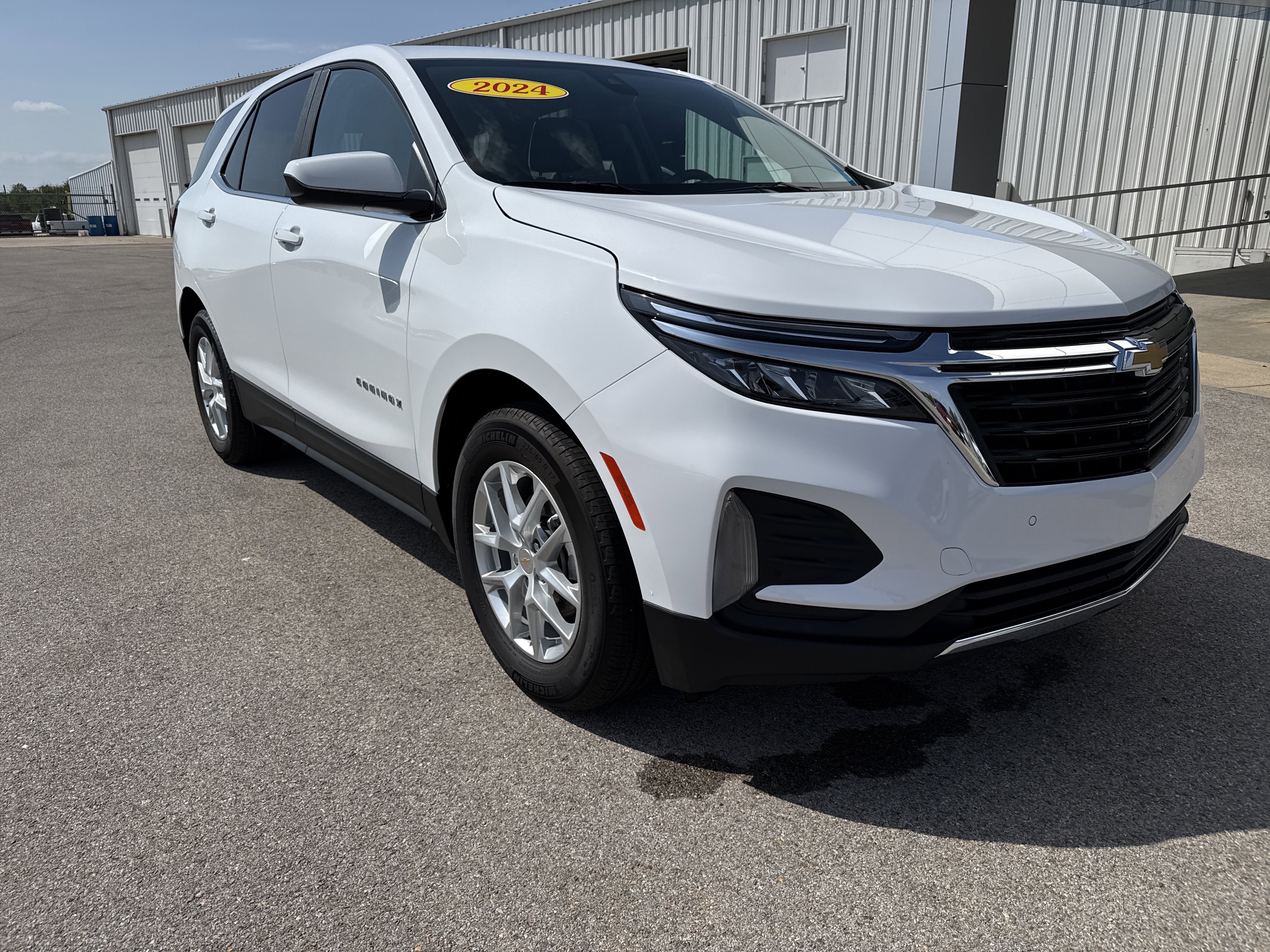 Used 2024 Chevrolet Equinox LT w/ LPO, Floor Liner Package FWD image 8