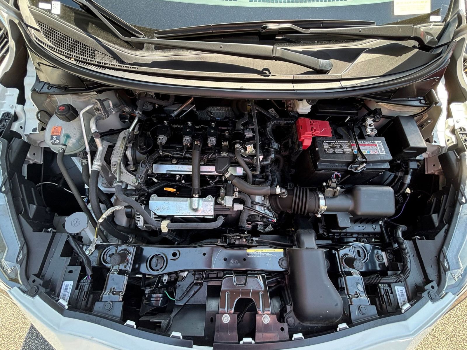 Used 2025 Nissan Versa SV w/ Trunk Package image 32