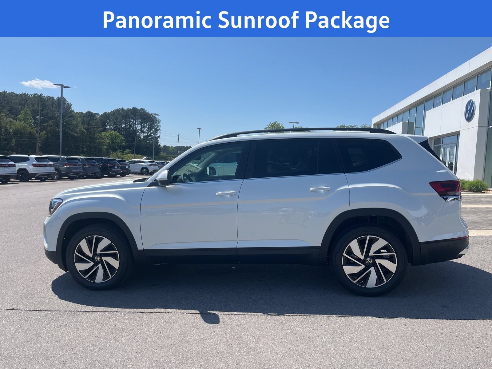 New 2026 Volkswagen Atlas SE FWD image 3