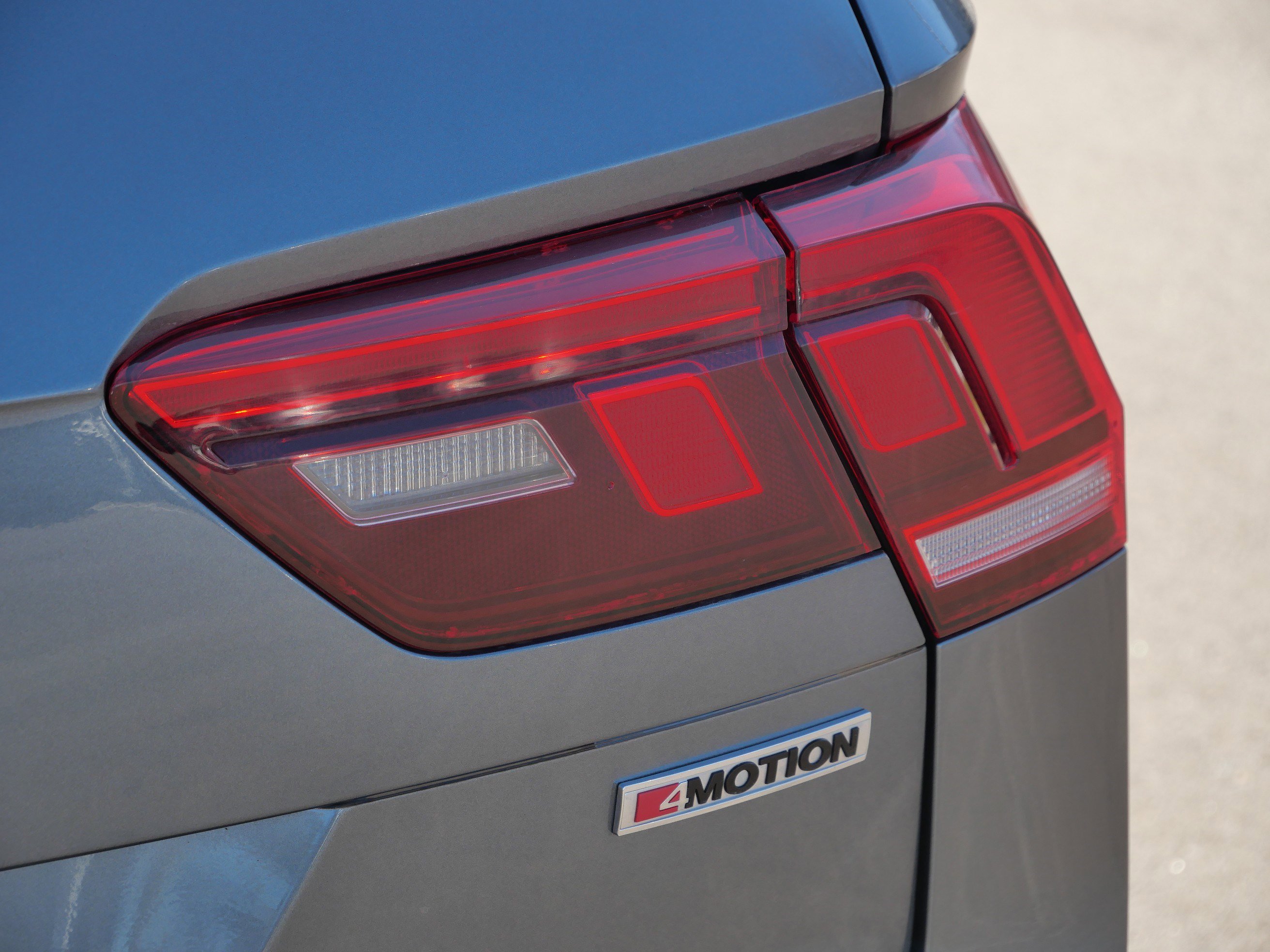 Used 2019 Volkswagen Tiguan SEL image 17