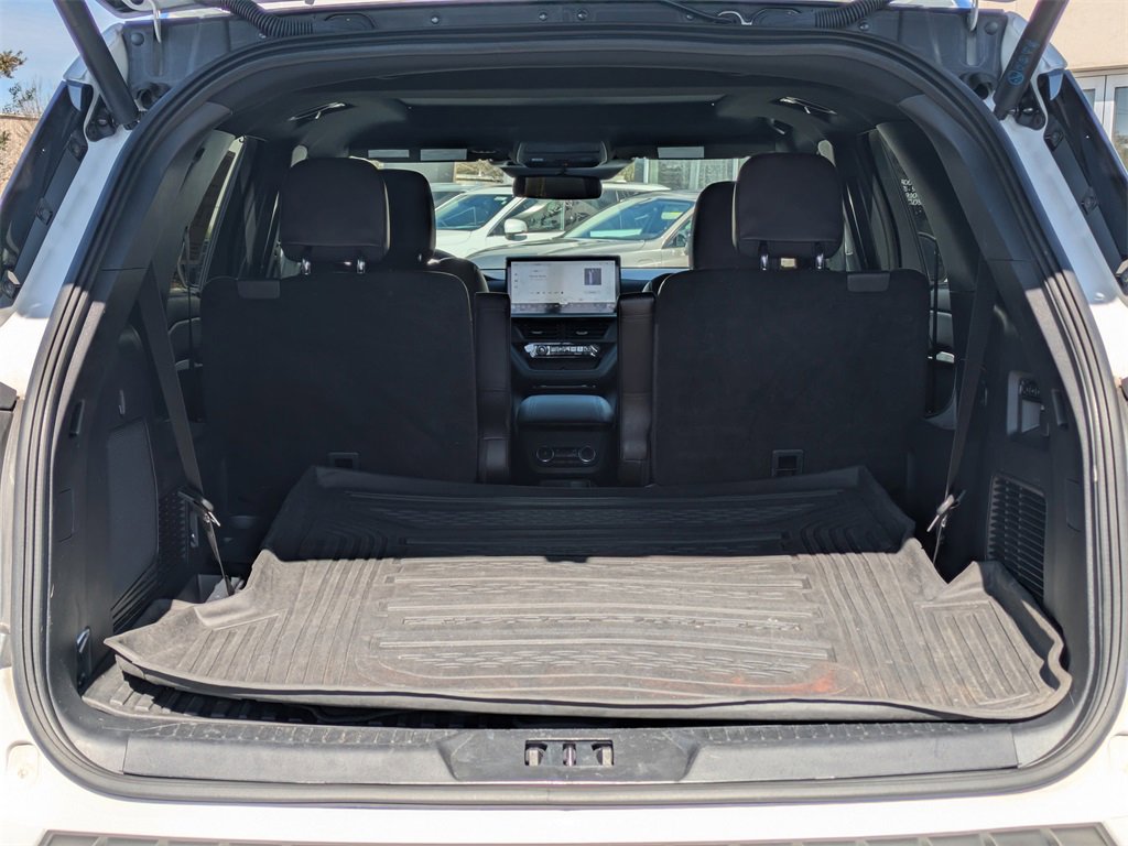 Used 2025 Ford Explorer Platinum image 13