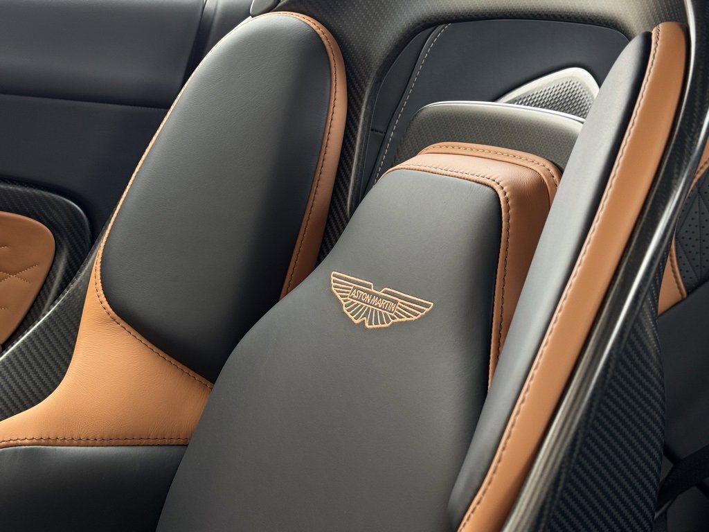 Used 2025 Aston Martin DB12 Coupe image 25