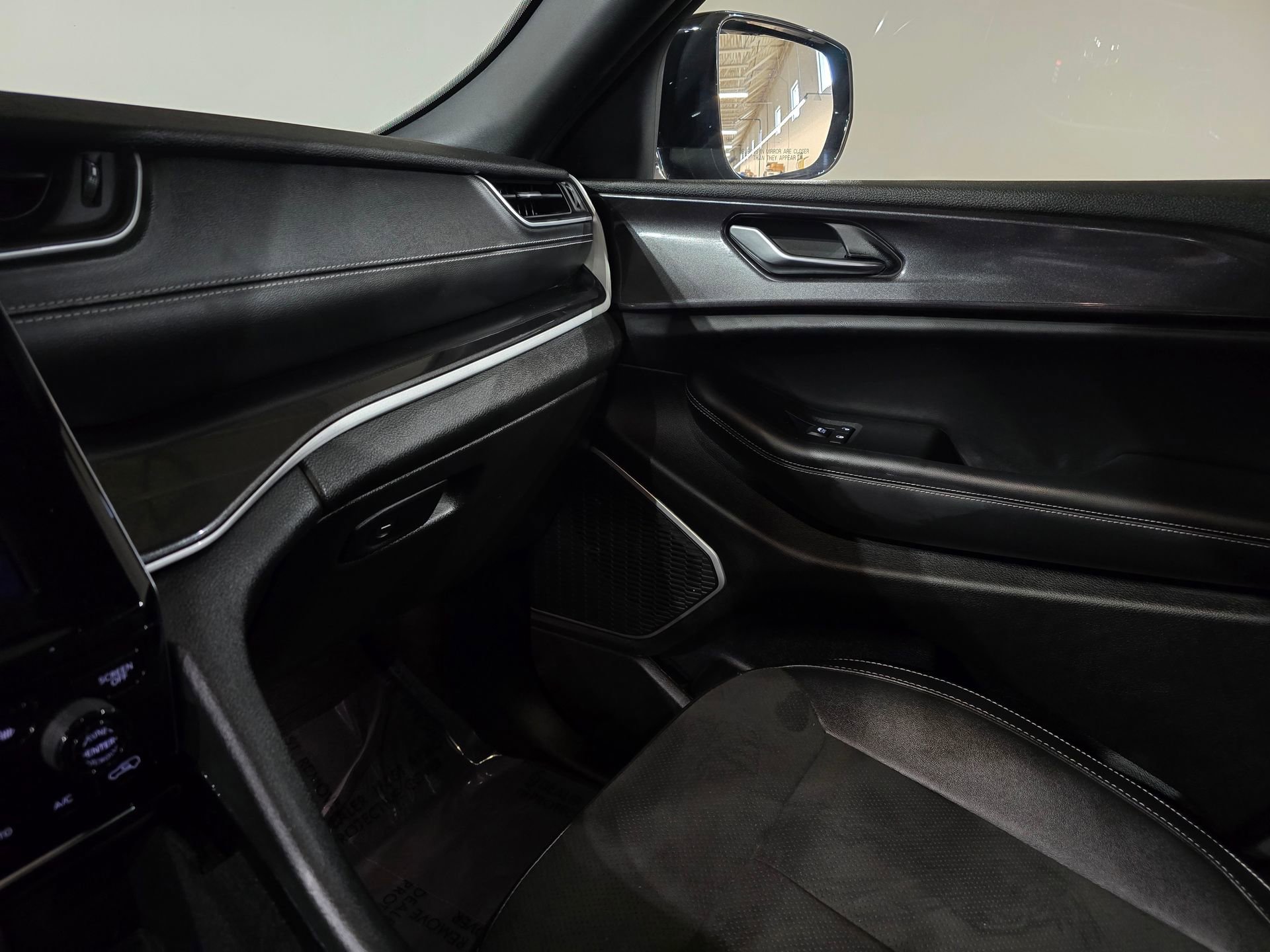 Used 2022 Jeep Grand Cherokee Altitude image 30