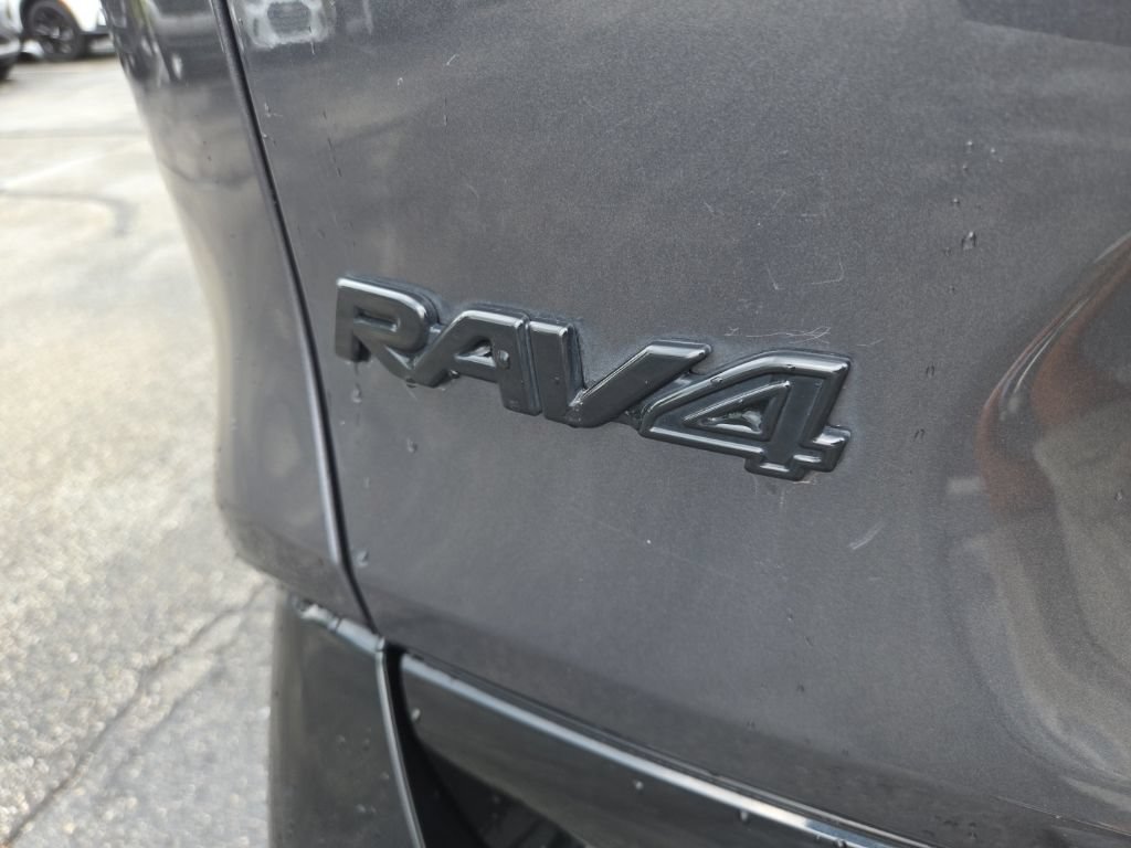 Used 2019 Toyota RAV4 XSE w/ XSE Weather Package AWD/4WD image 11