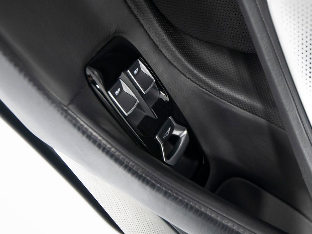 Used 2021 McLaren GT image 14