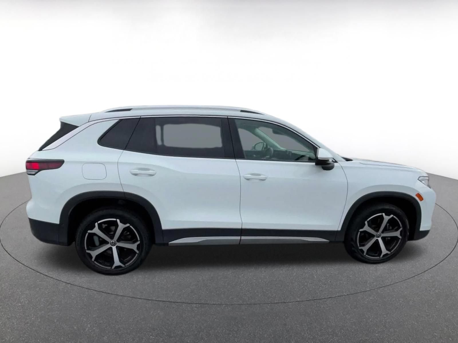 Used 2026 Volkswagen Tiguan SE AWD/4WD image 15