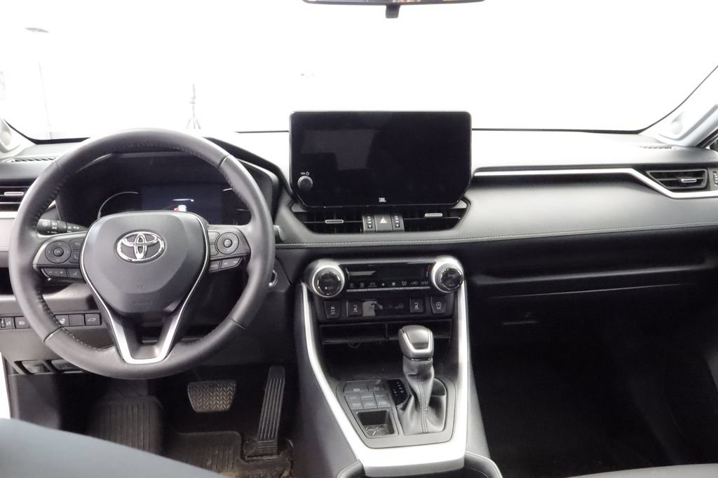 Used 2025 Toyota RAV4 XLE Premium w/ Weather Package AWD/4WD image 19
