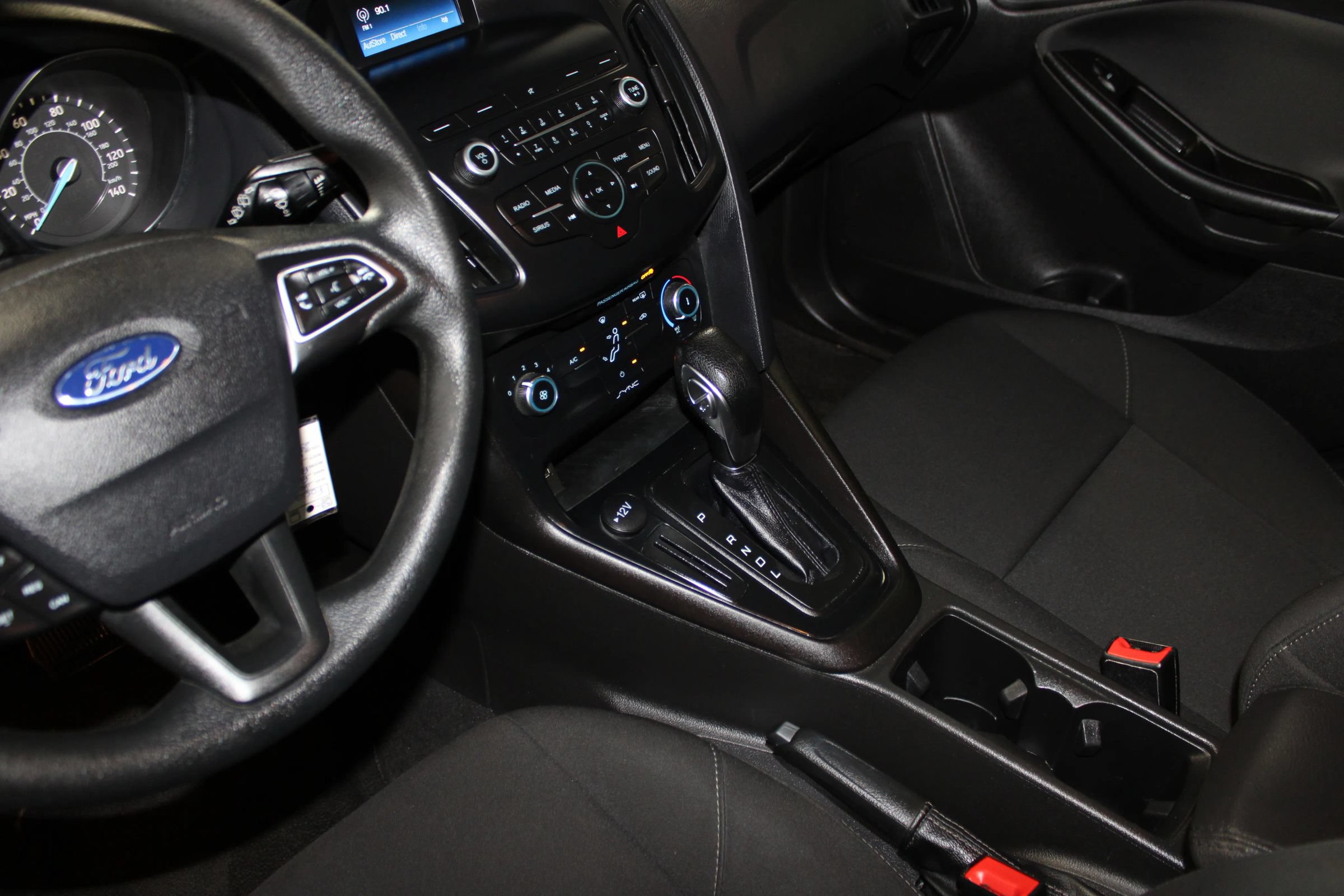 Used 2018 Ford Focus SE FWD image 14