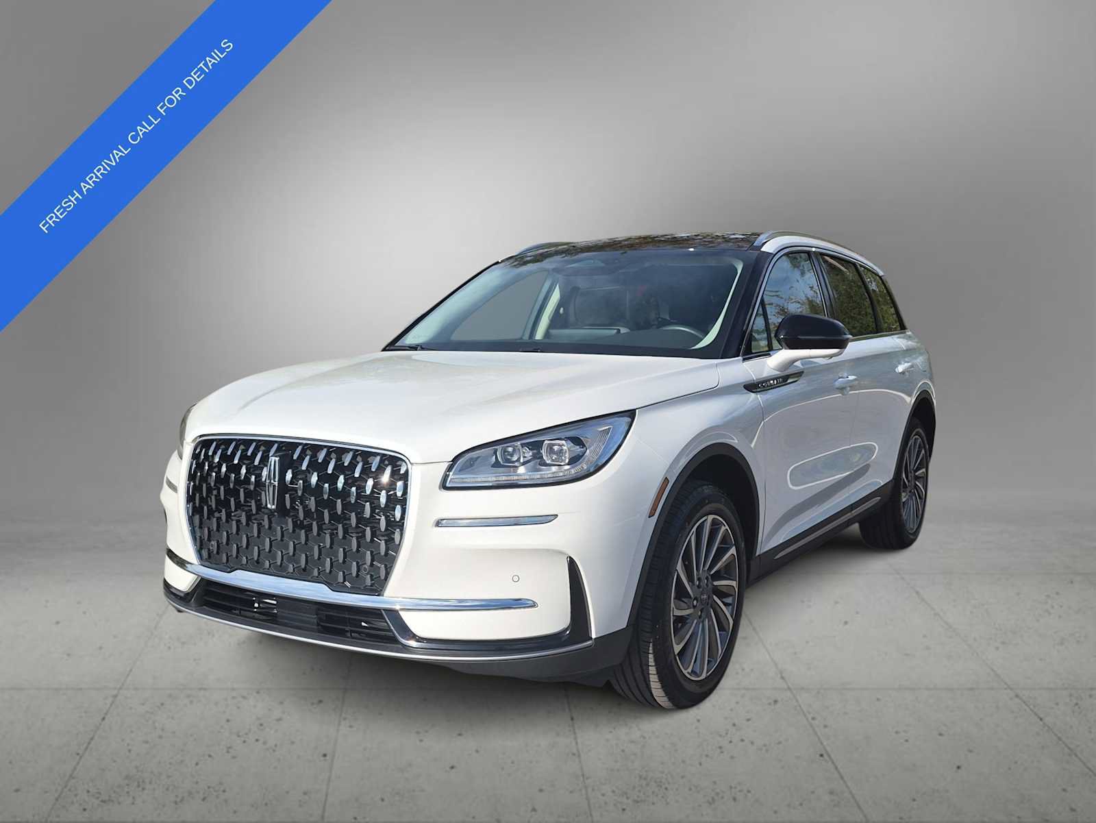 Used 2023 Lincoln Corsair Reserve w/ Equipment Group 201A FWD image 2