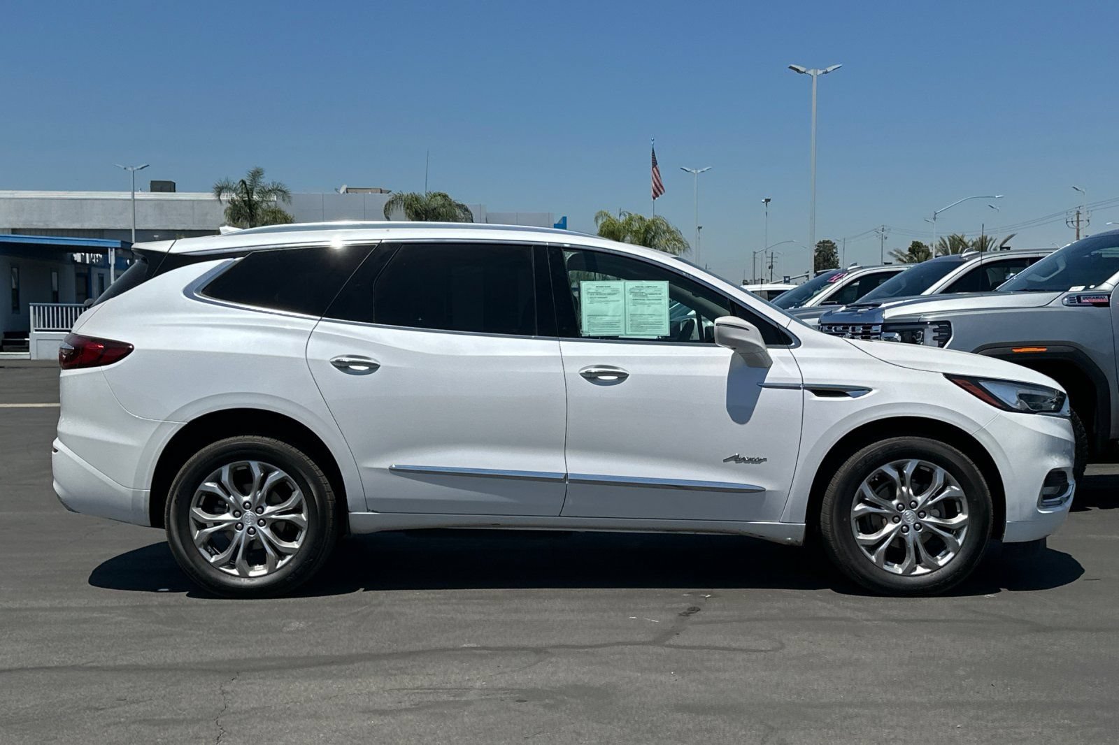 Used 2020 Buick Enclave Avenir w/ Avenir Technology Package AWD/4WD image 3