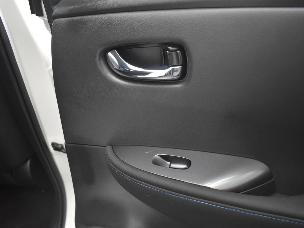 Used 2024 Nissan Leaf S image 19