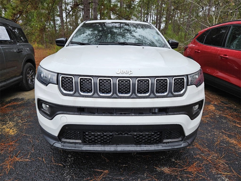 Used 2023 Jeep Compass Latitude w/ Sun and Sound Group image 3