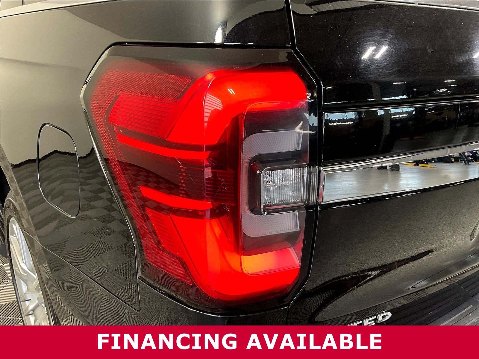Used 2024 Ford Expedition Limited AWD/4WD image 23
