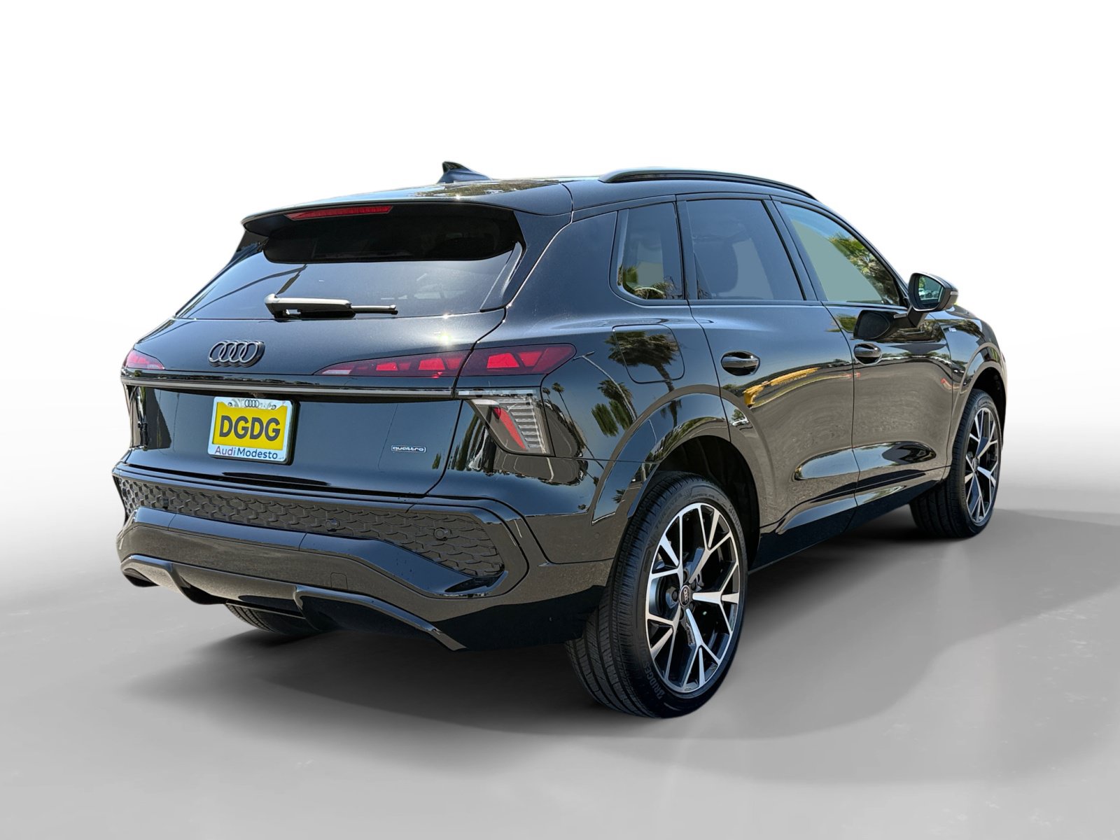 New 2026 Audi Q3 quattro 2.0T AWD/4WD image 5