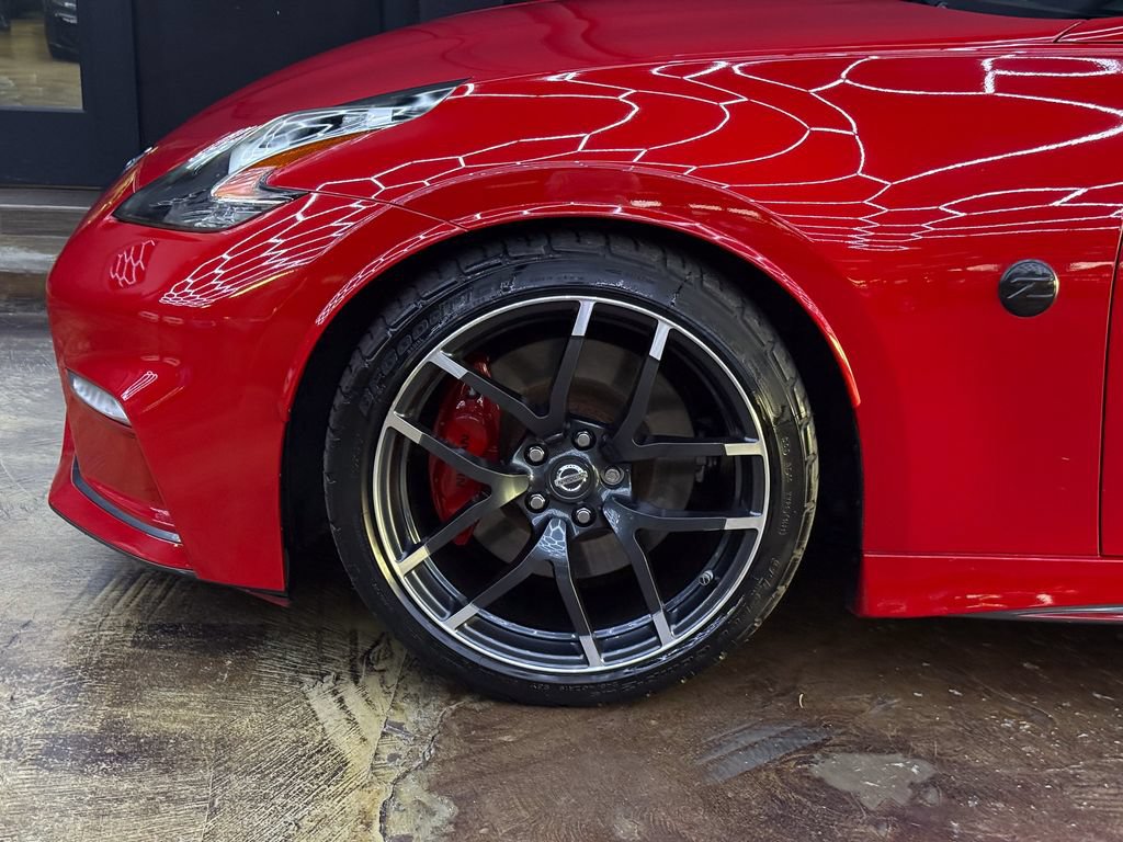 Used 2016 Nissan 370Z NISMO RWD image 4