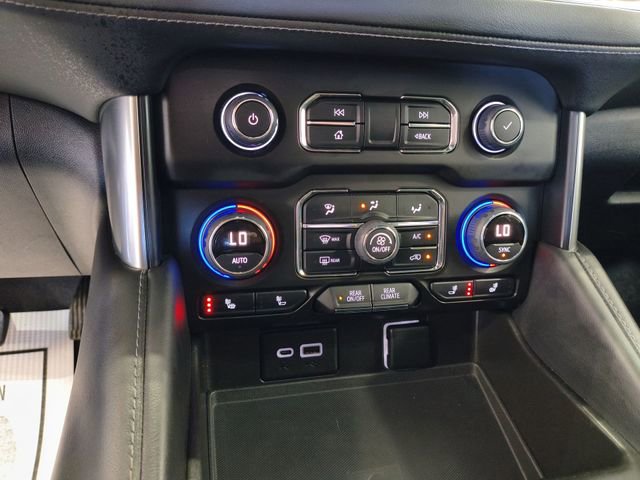 Used 2022 Chevrolet Suburban LT w/ Luxury Package AWD/4WD image 15