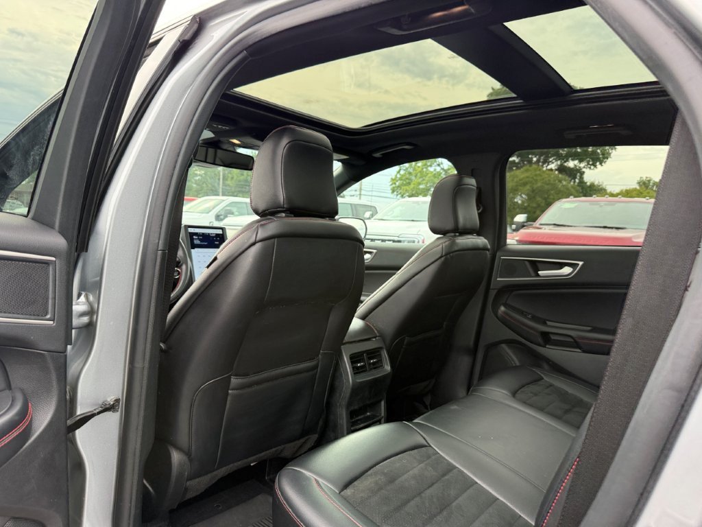 Used 2023 Ford Edge ST-Line AWD/4WD image 16