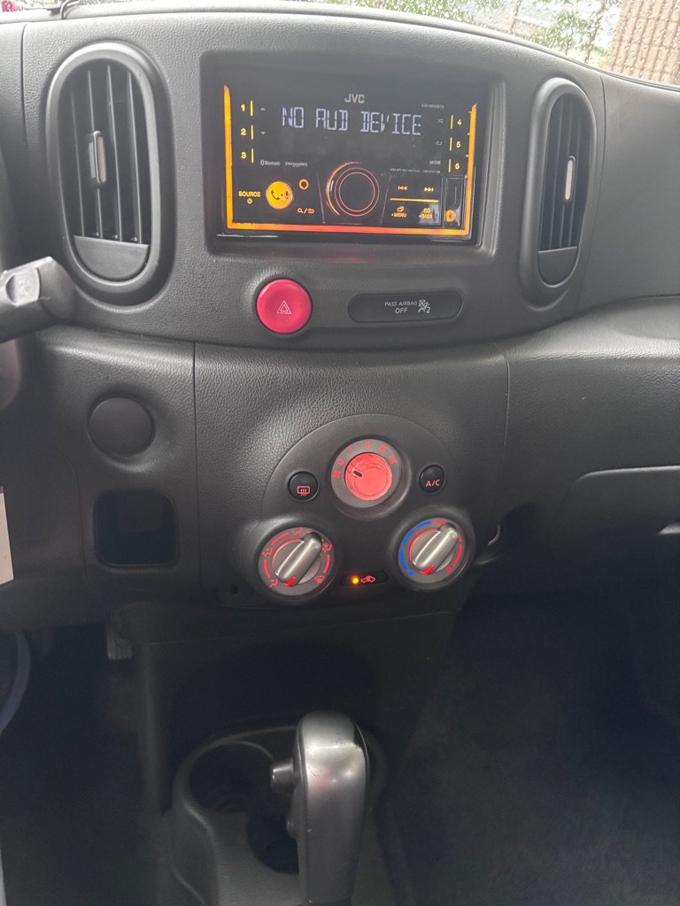 Used 2009 Nissan Cube 1.8 S w/ Interior Designer Pkg FWD image 10