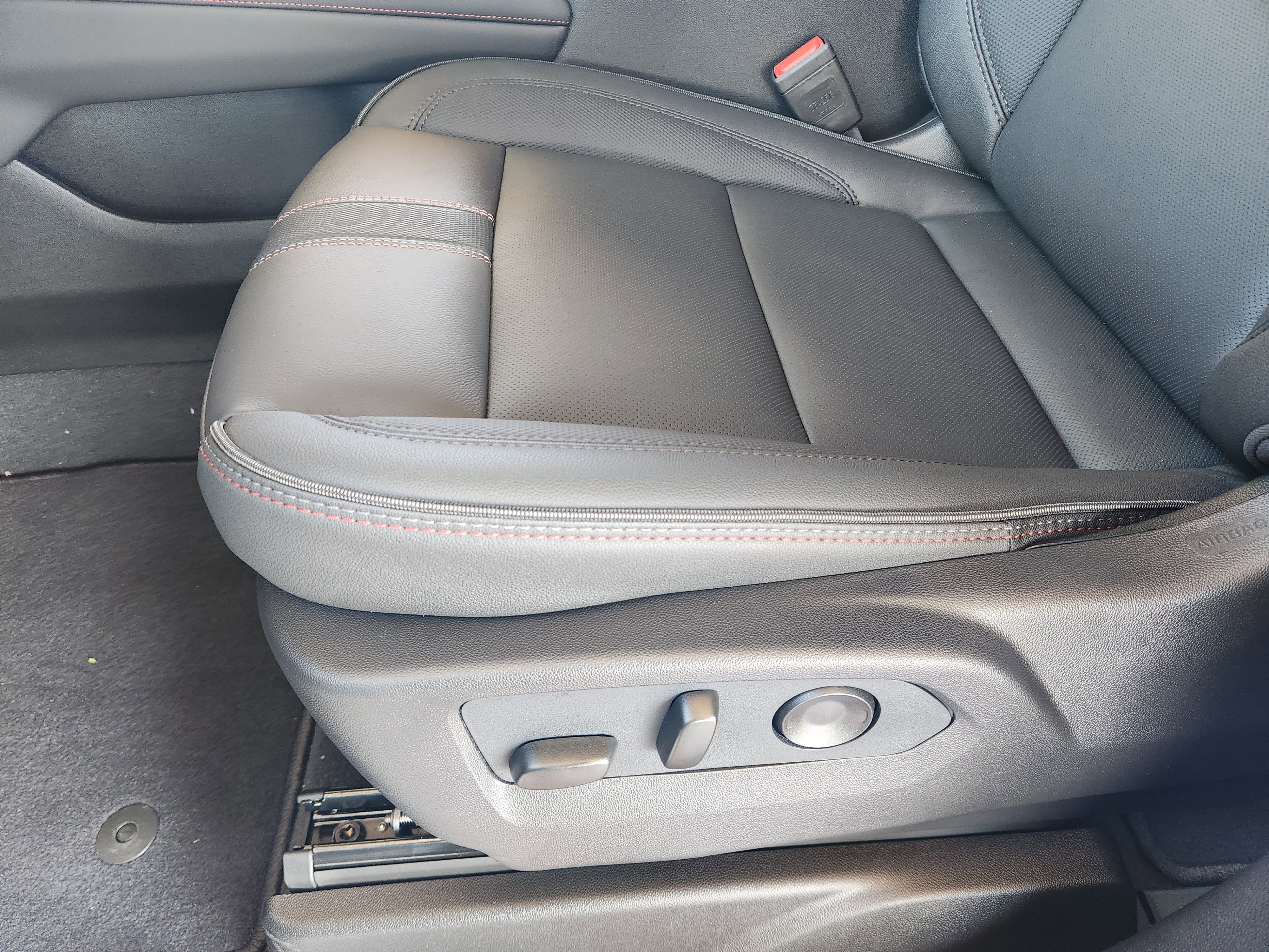 New 2026 Chevrolet Suburban RST w/ RST Capability Package image 19