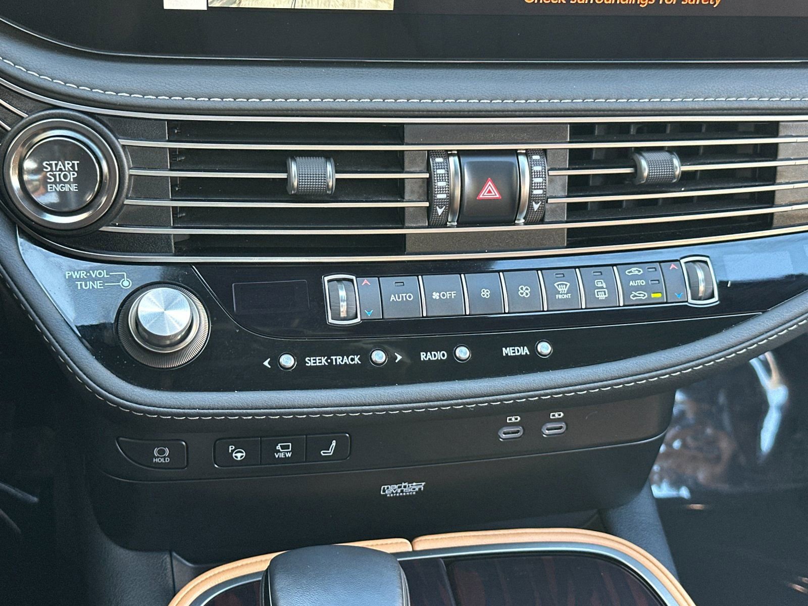 Used 2025 Lexus LS 500 w/ Interior Upgrade Package image 21