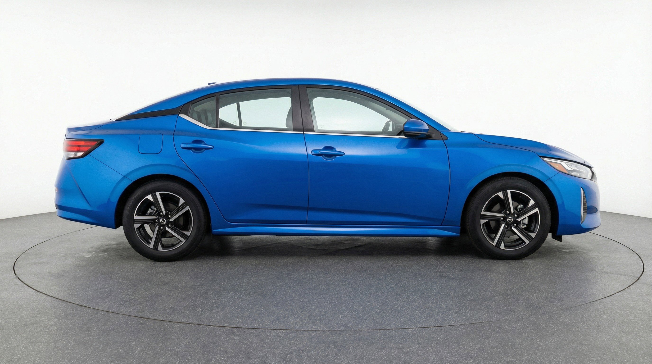 Used 2025 Nissan Sentra SV FWD image 11
