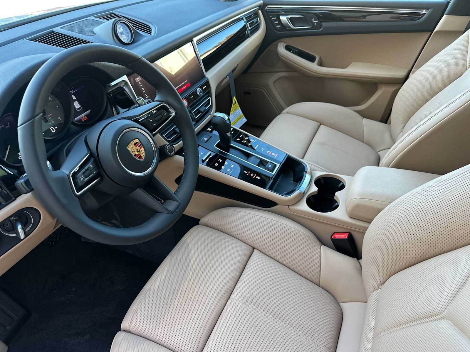 New 2026 Porsche Macan S AWD/4WD image 4
