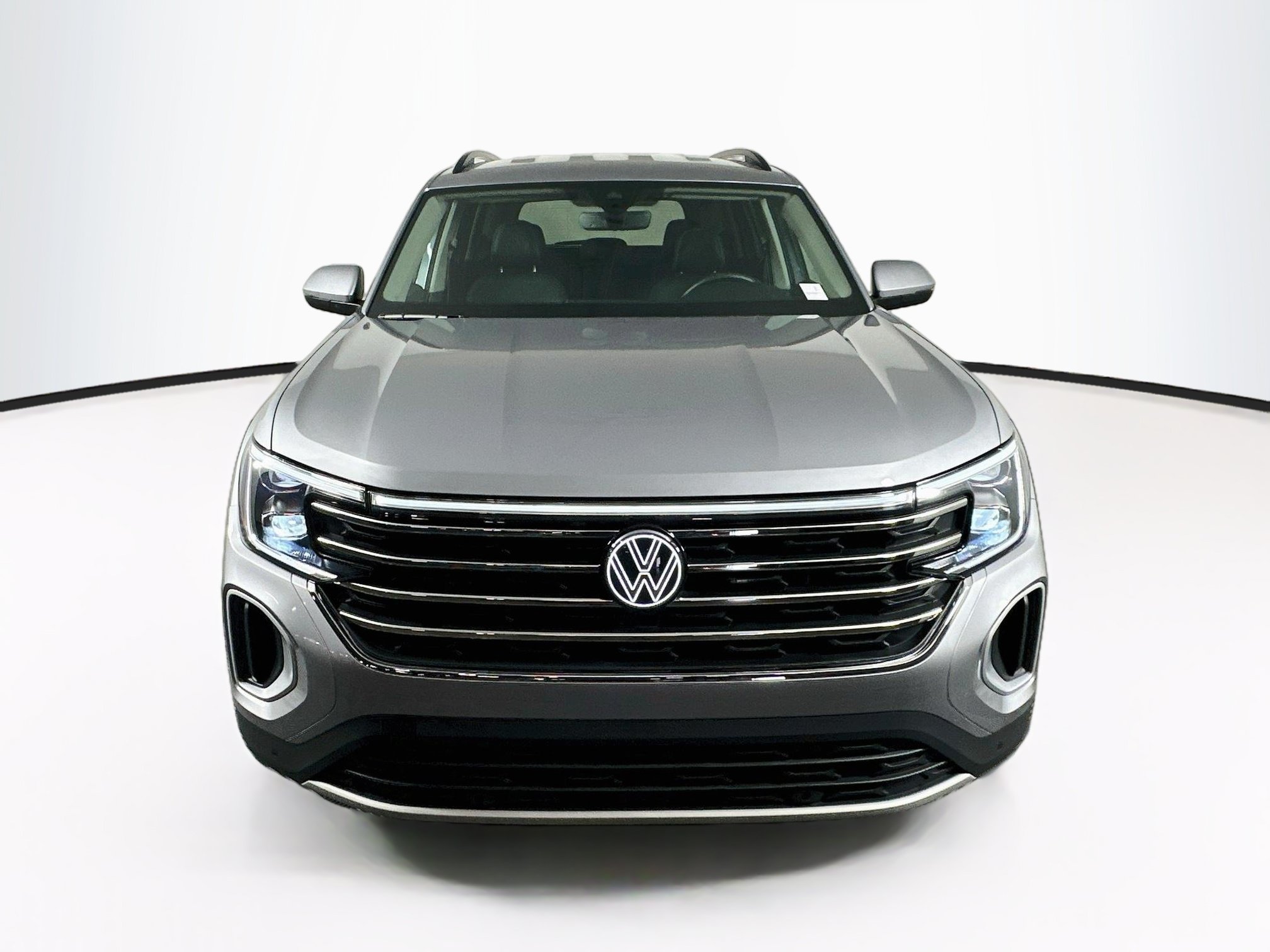 Used 2026 Volkswagen Atlas SE FWD image 2