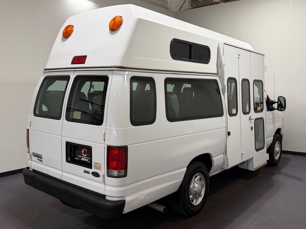 Used 2013 Ford E-350 and Econoline 350 Extended Super Duty RWD image 5