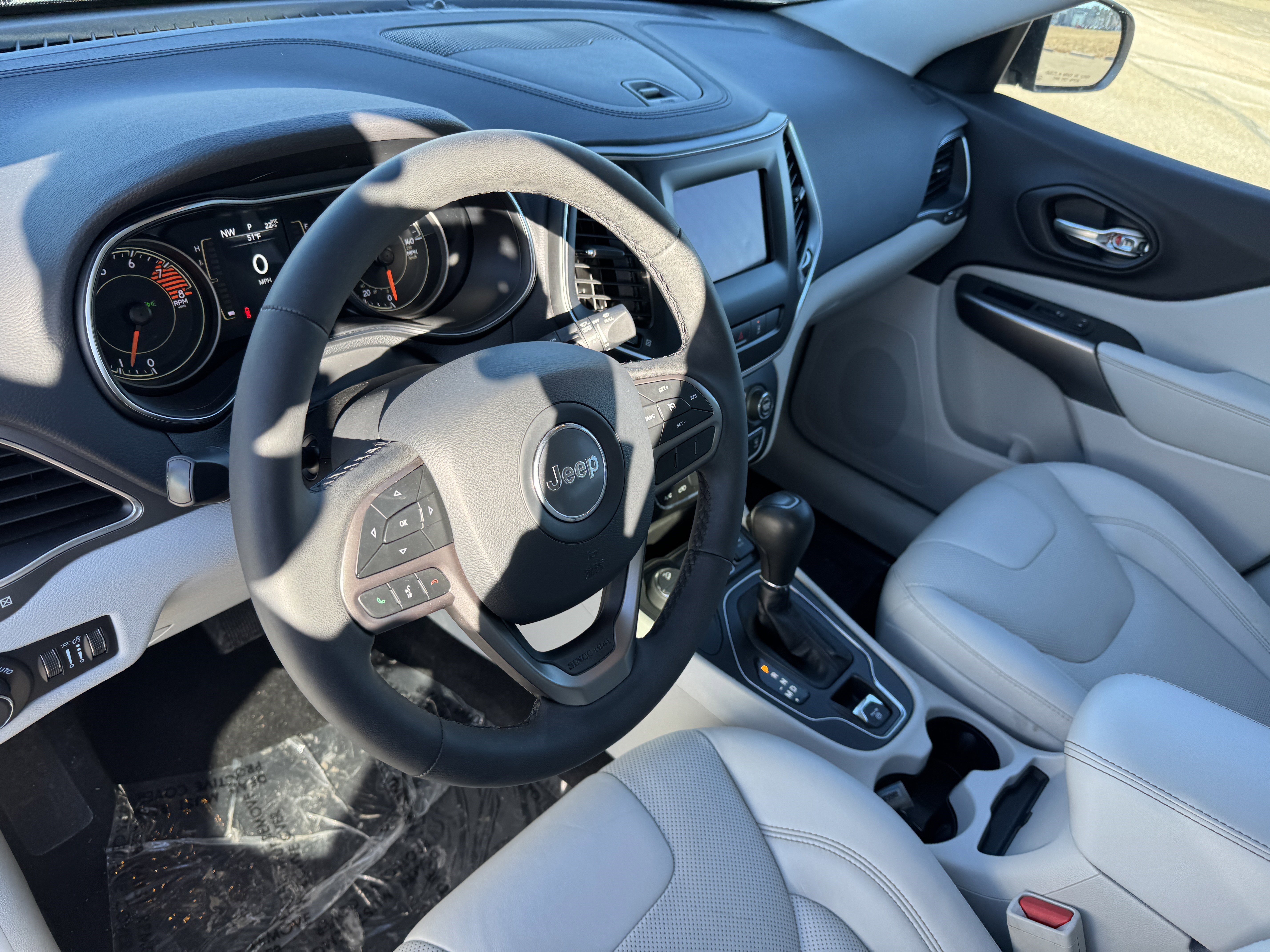 Used 2021 Jeep Cherokee Latitude Lux w/ Trailer Tow Group image 12