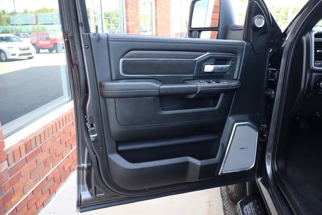 Used 2025 RAM 3500 Laramie AWD/4WD image 14