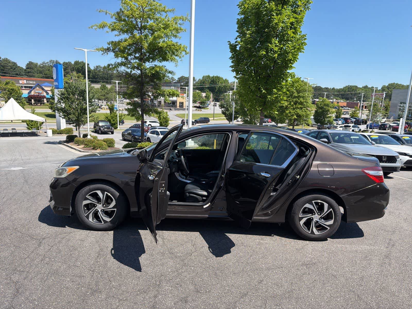 Used 2017 Honda Accord LX image 19