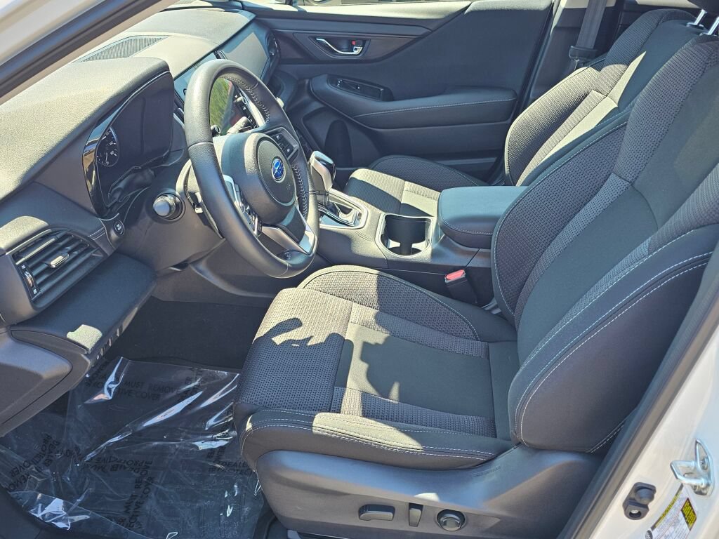 Used 2025 Subaru Outback Premium AWD/4WD image 16