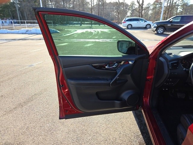 Used 2022 Nissan Rogue Sport SL image 29