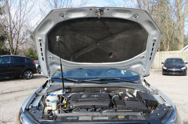 Used 2014 Volkswagen Passat 1.8T Wolfsburg Edition image 10