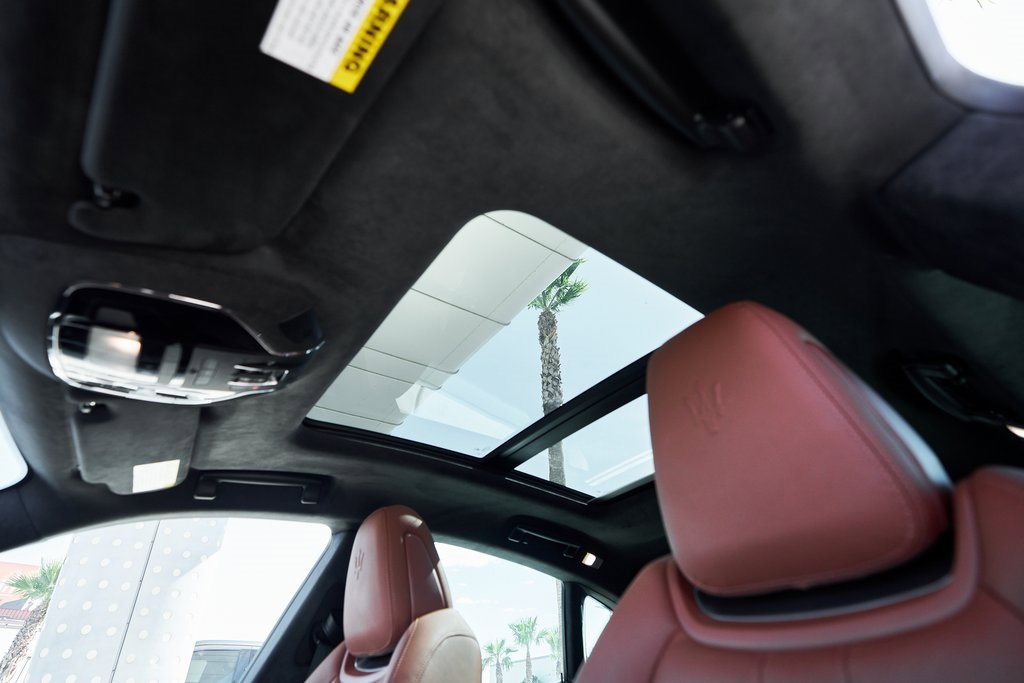 Used 2022 Maserati Levante Modena image 30