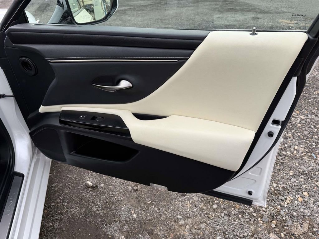 Used 2022 Lexus ES 350 Premium image 15