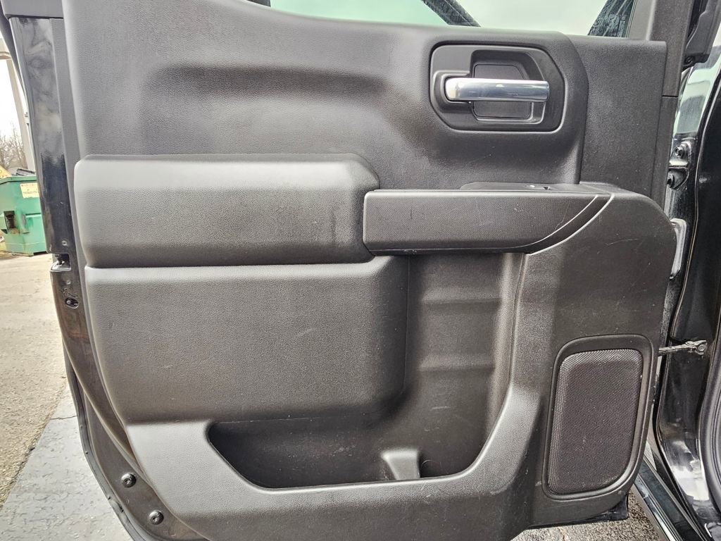Used 2020 Chevrolet Silverado 1500 Custom w/ Custom Value Package AWD/4WD image 17