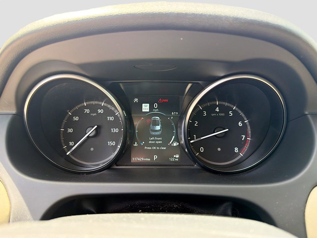 Used 2018 Land Rover Discovery Sport HSE image 38