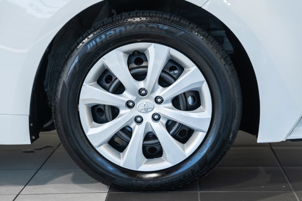 Used 2025 Toyota Corolla LE FWD image 14